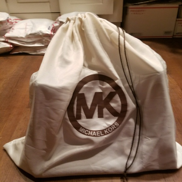 MK Jules cross body w dust bag - Picture 8 of 8